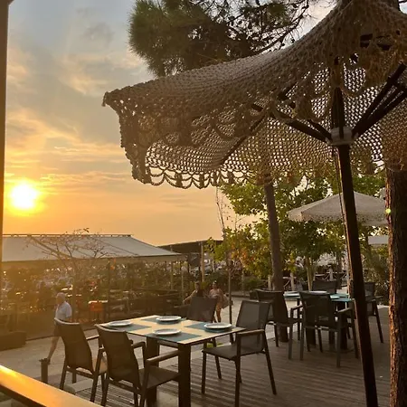 Luxurious - 120m2, Best Location & Sea View *
