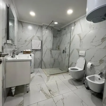 Luxurious - 120m2, Best Location & Sea View ゴーレム