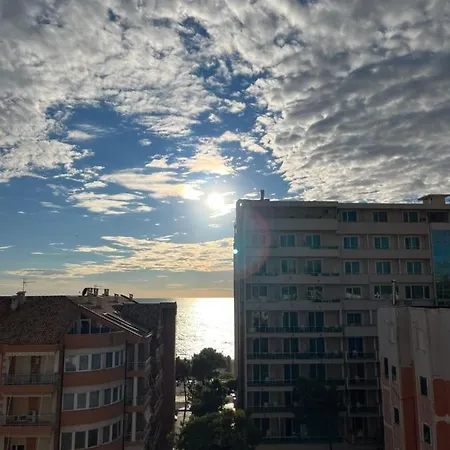 Luxurious - 120m2, Best Location & Sea View غوليم