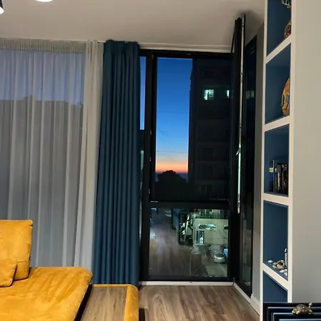 Luxurious - 120m2, Best Location & Sea View * غوليم